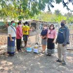 ลงพื้นที่แจกถุงยังชีพให้กับผู้สัมผัสเสี่ยงสูงโรคโควิด-19...
